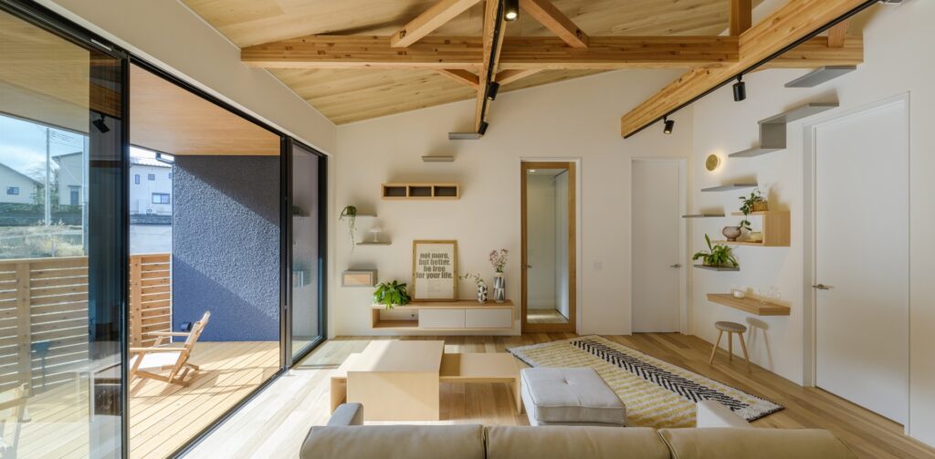 ペットと共生するシックで開放的な平屋